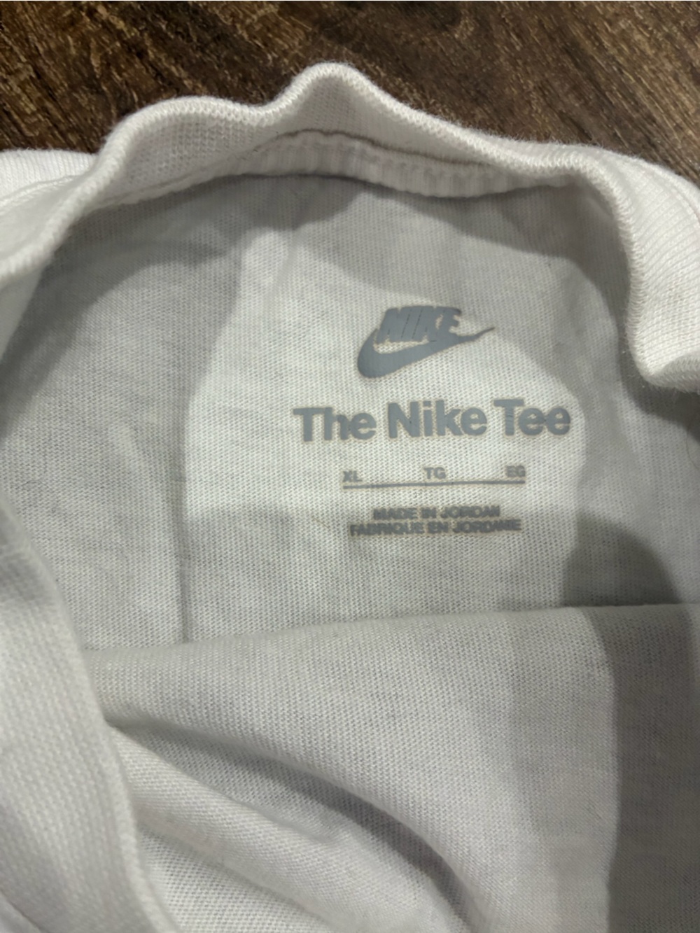Nike White Cropped Tee with Black Swoosh Girls XL - Picture 4 of 4